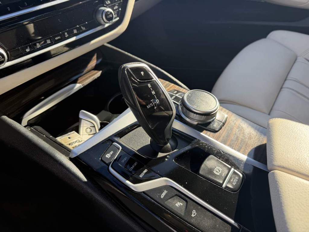 2019 BMW 5 Series Image 11