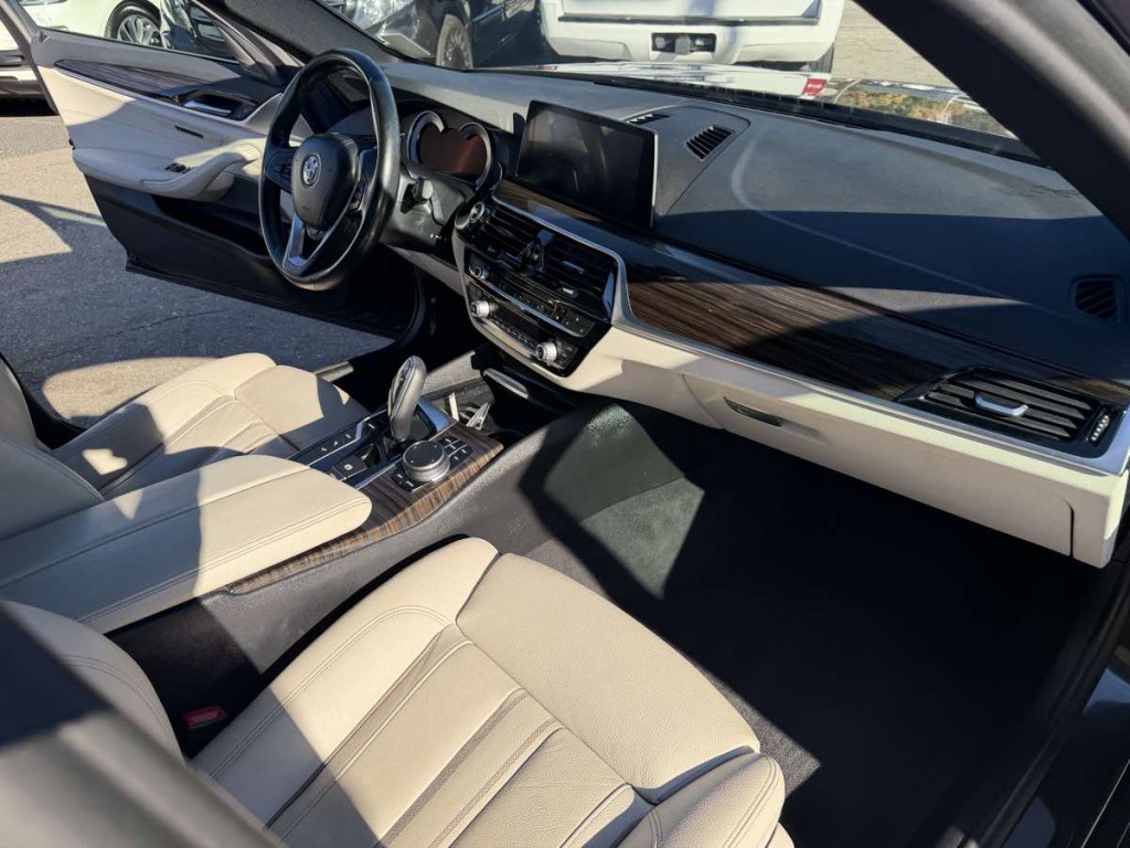 2019 BMW 5 Series Image 12