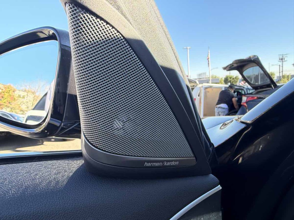 2019 BMW 5 Series Image 17