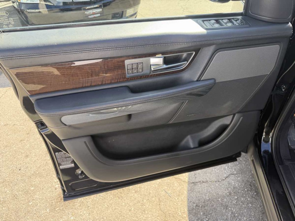 2011 Land Rover Range Rover Sport Image 9