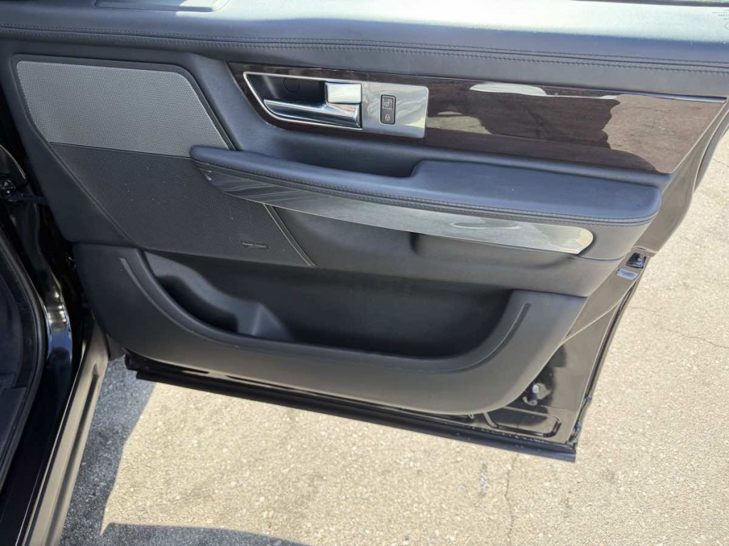 2011 Land Rover Range Rover Sport Image 15