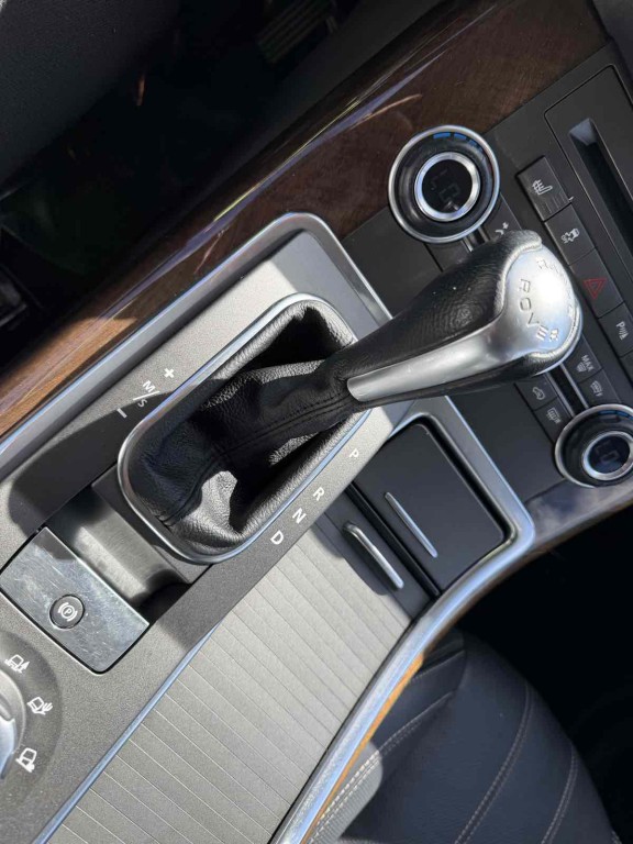 2011 Land Rover Range Rover Sport Image 24