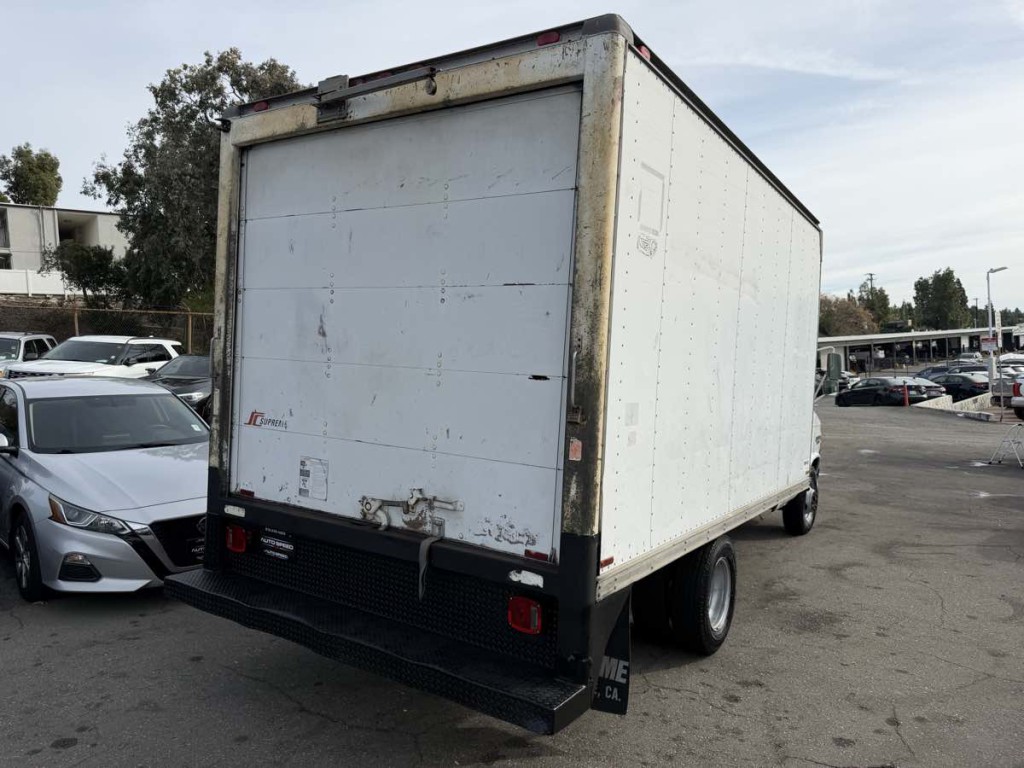 1995 Chevrolet Commercial Cutaway Image 4