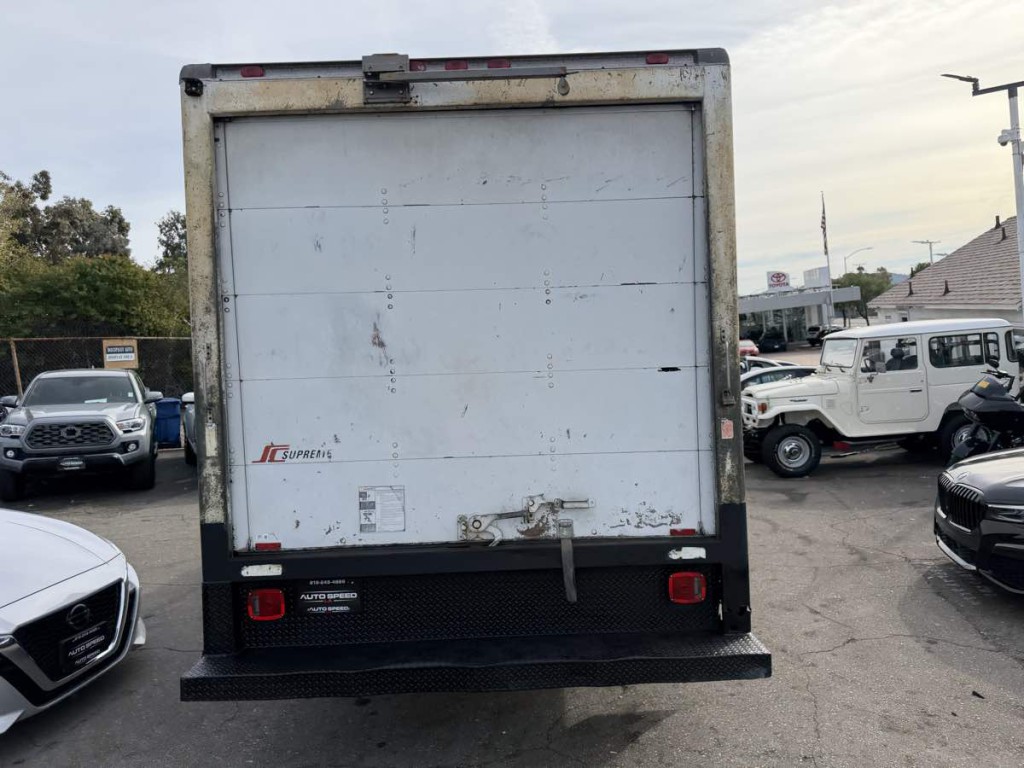 1995 Chevrolet Commercial Cutaway Image 5