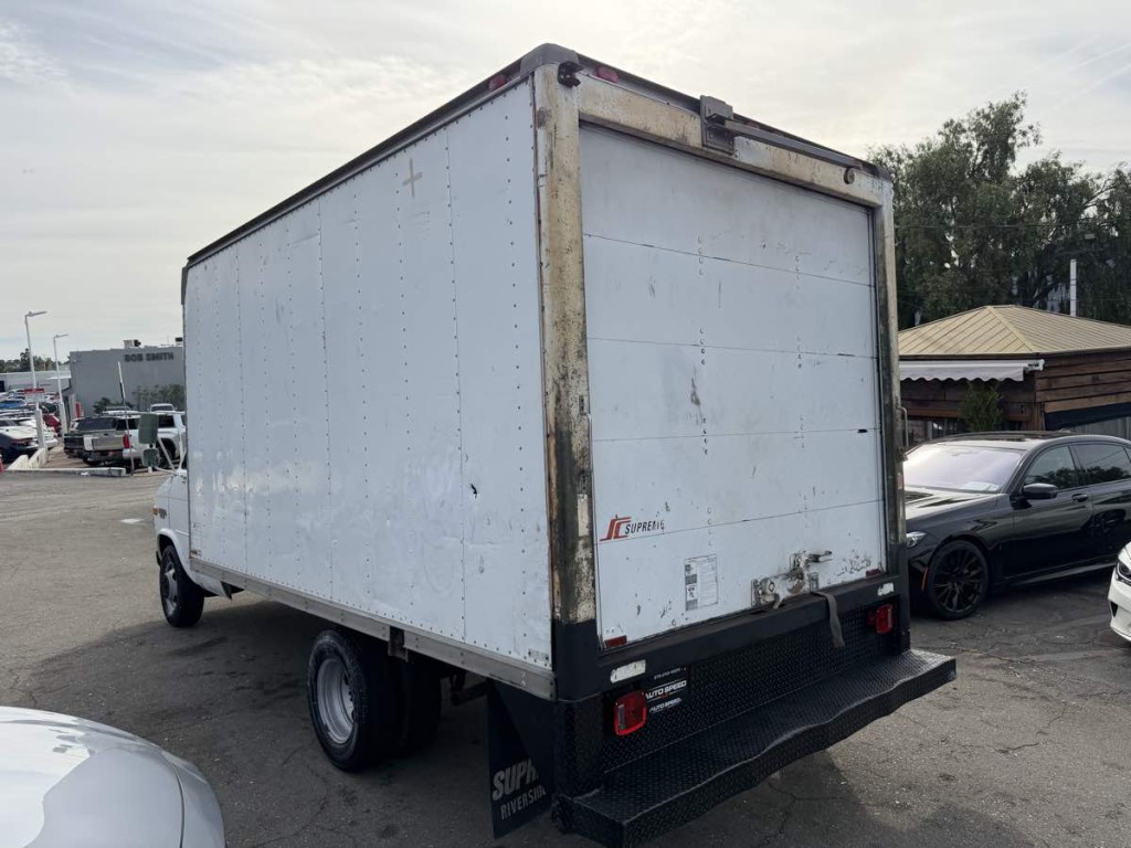 1995 Chevrolet Commercial Cutaway Image 6