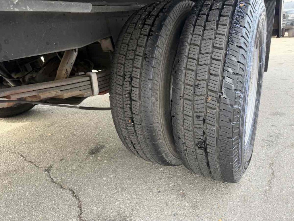 1995 Chevrolet Commercial Cutaway Image 8