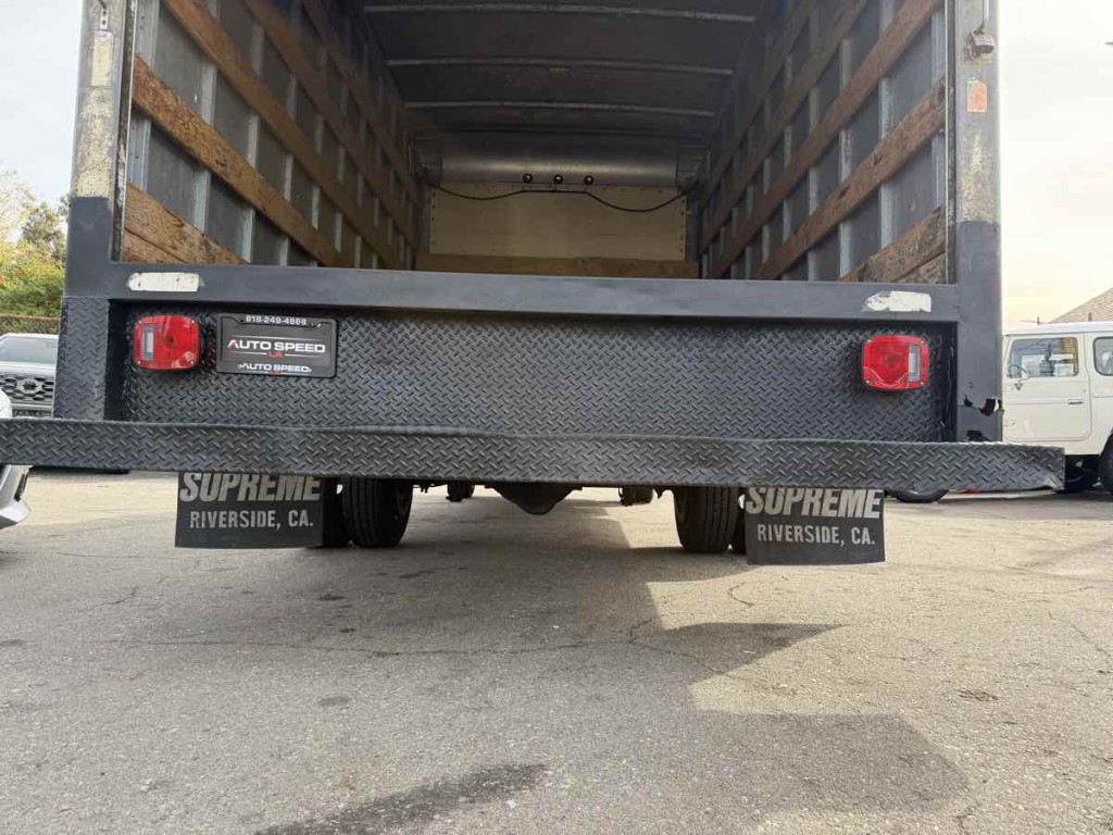 1995 Chevrolet Commercial Cutaway Image 12