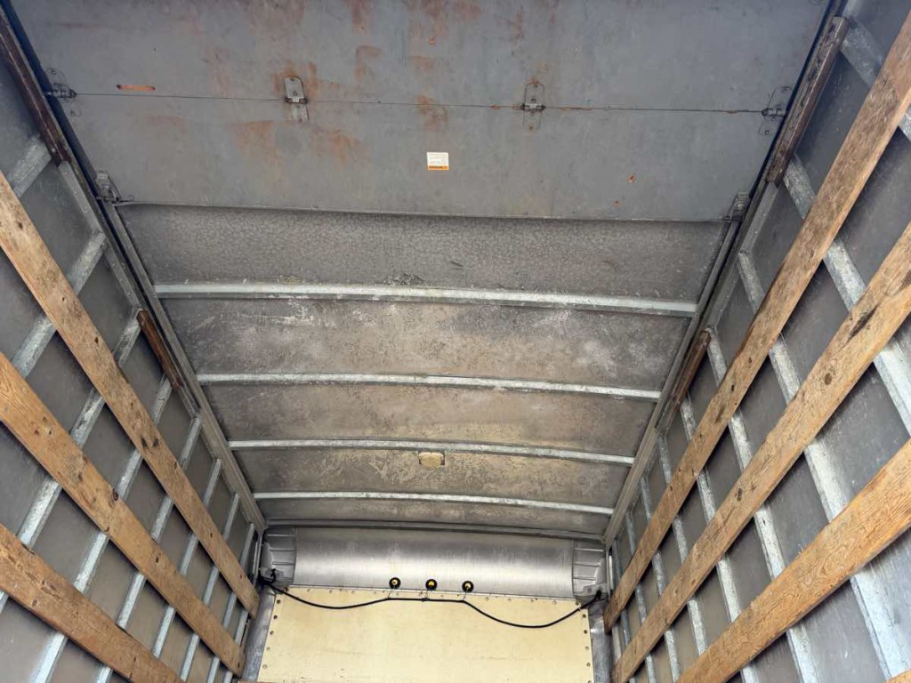 1995 Chevrolet Commercial Cutaway Image 17