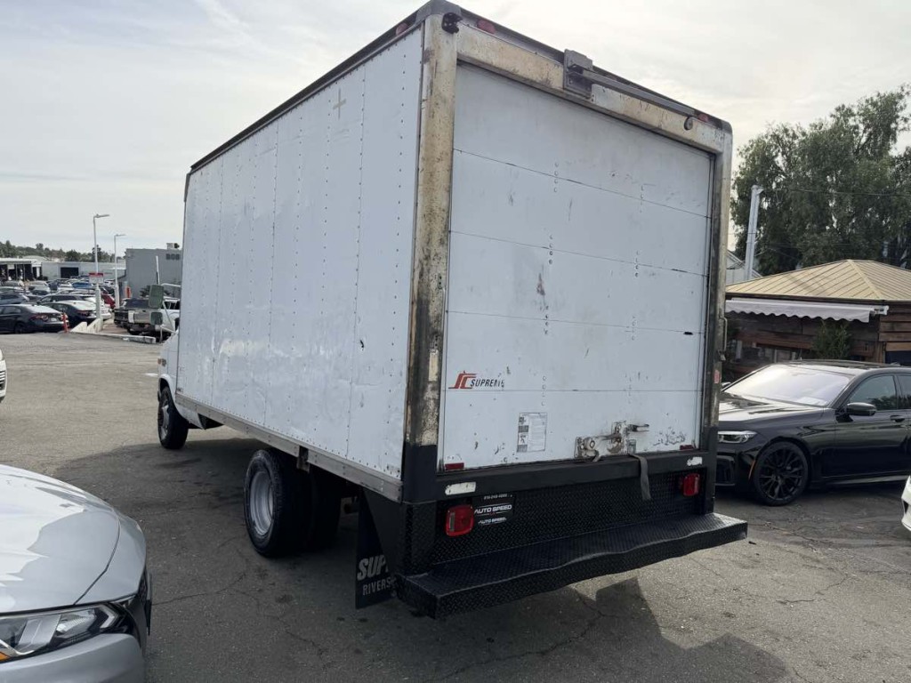 1995 Chevrolet Commercial Cutaway Image 19