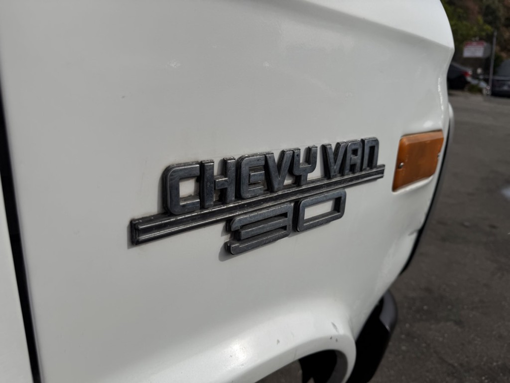 1995 Chevrolet Commercial Cutaway Image 21