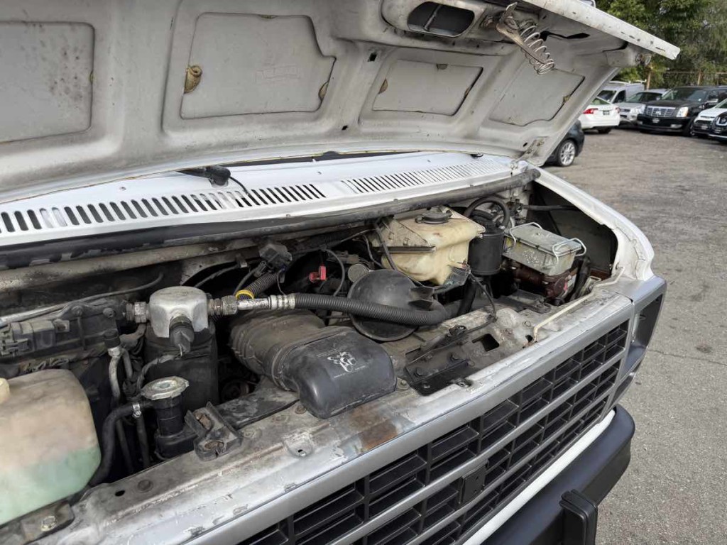 1995 Chevrolet Commercial Cutaway Image 25