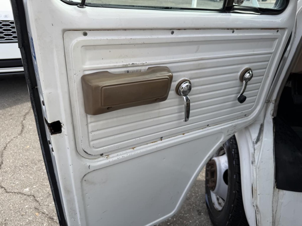 1995 Chevrolet Commercial Cutaway Image 27