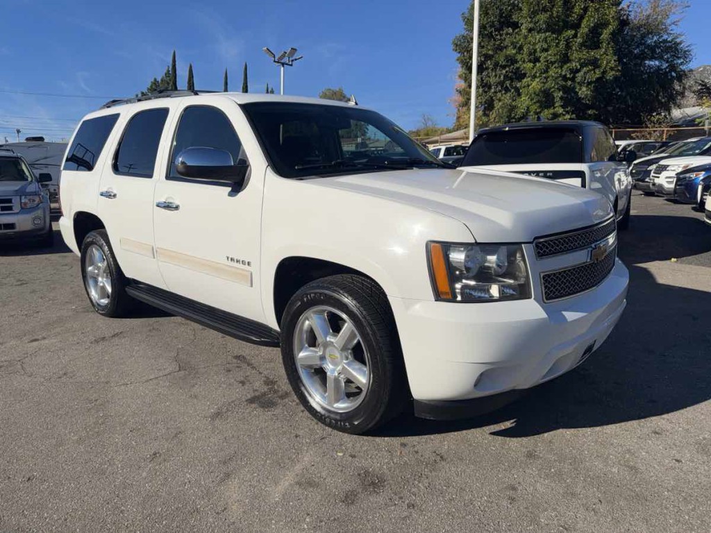 2011 Chevrolet Tahoe Image 1