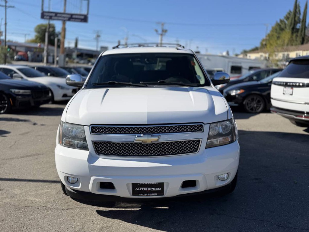 2011 Chevrolet Tahoe Image 2