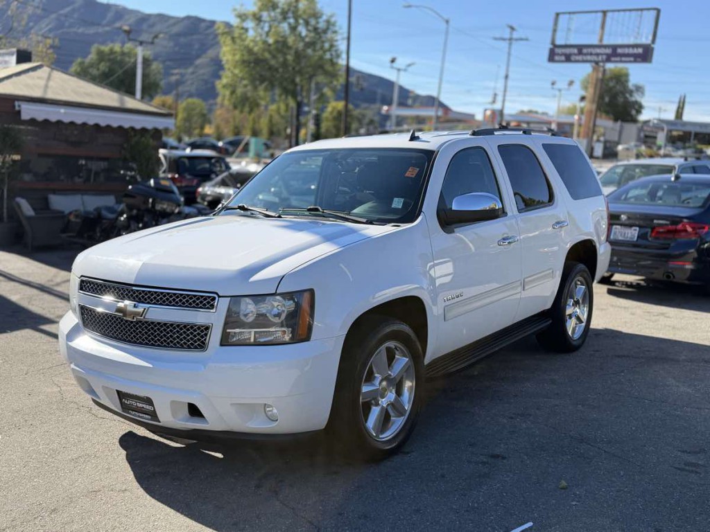 2011 Chevrolet Tahoe Image 3