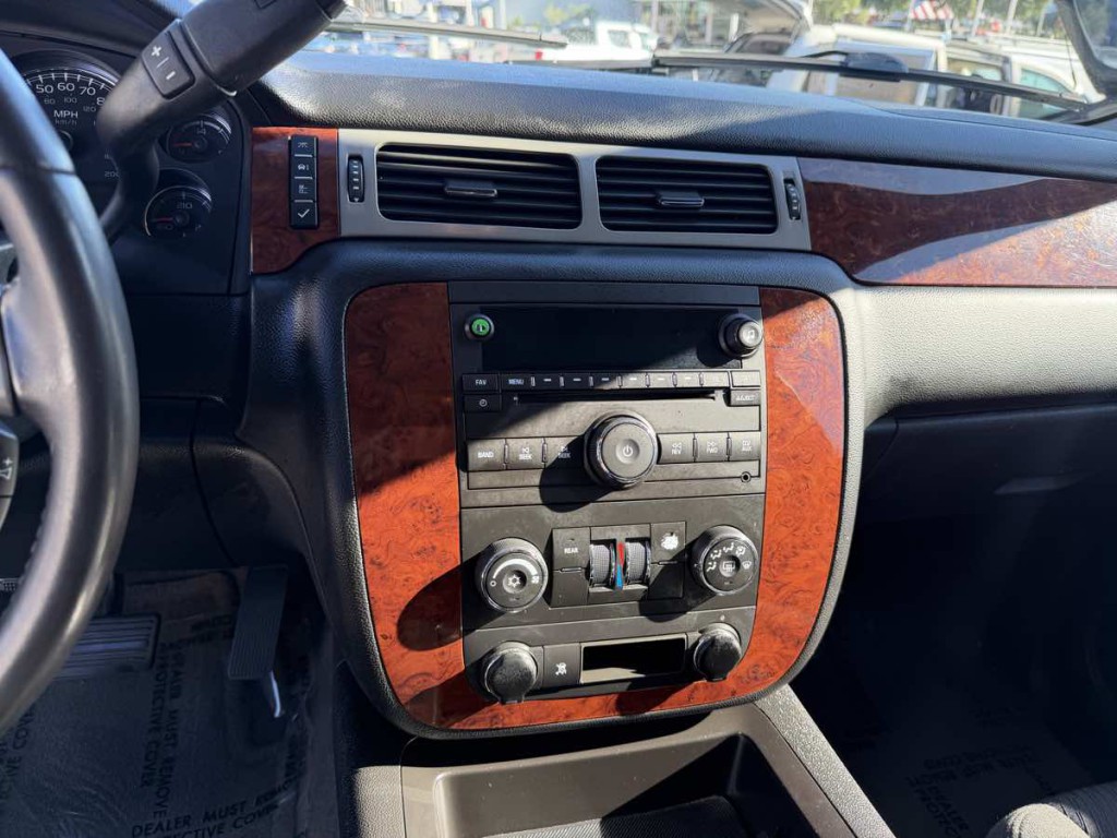 2011 Chevrolet Tahoe Image 15