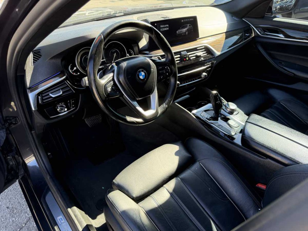 2019 BMW 5 Series Image 10