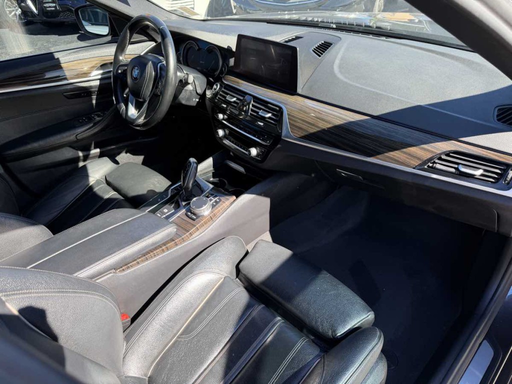 2019 BMW 5 Series Image 16
