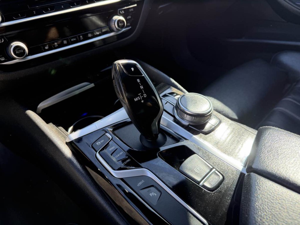 2019 BMW 5 Series Image 23