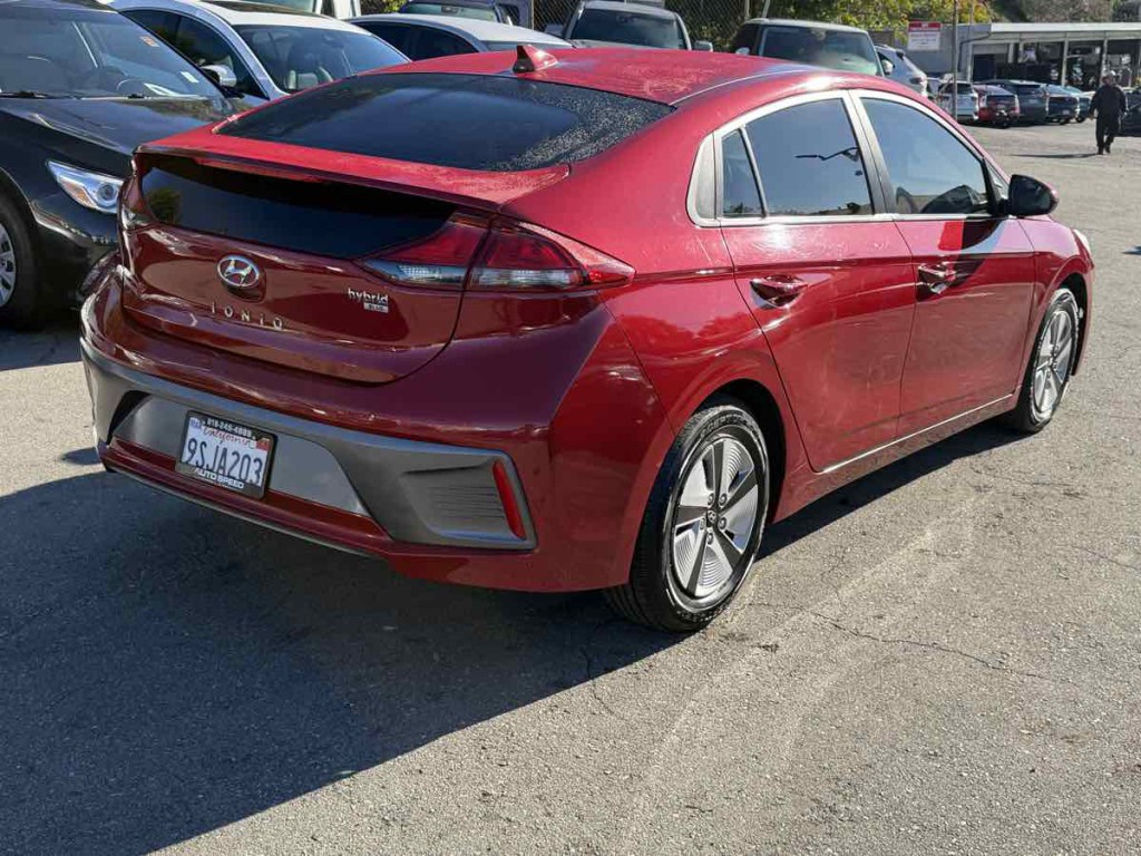 2022 Hyundai Ioniq Hybrid Image 6