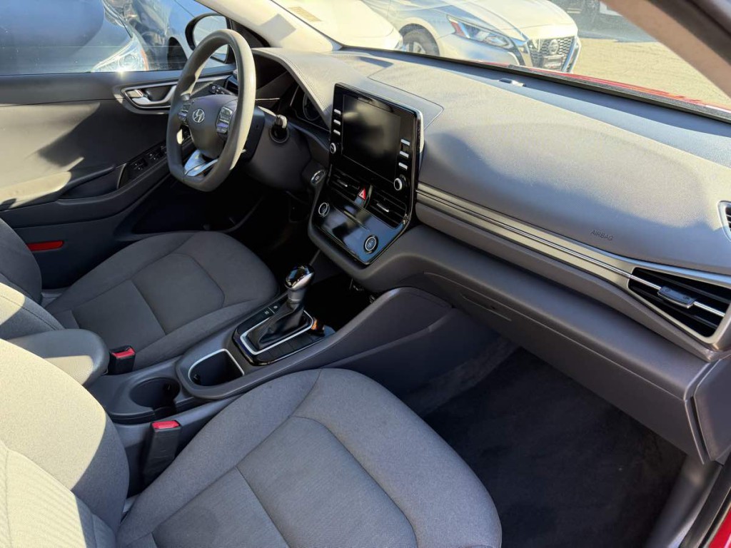 2022 Hyundai Ioniq Hybrid Image 9