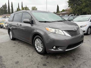 Image for 2011 Toyota Sienna XLE ID: 7049522
