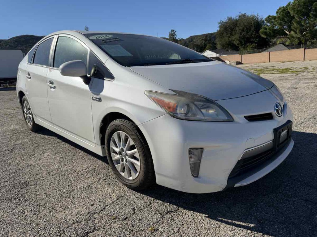 2014 Toyota Prius Image 1