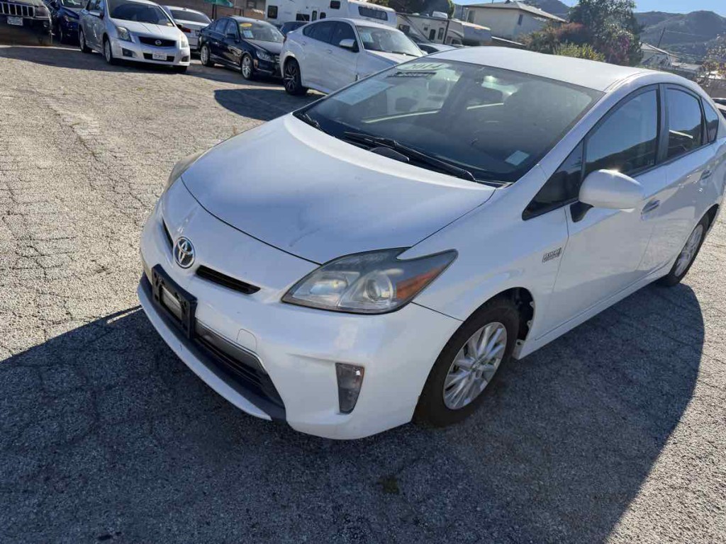 2014 Toyota Prius Image 3