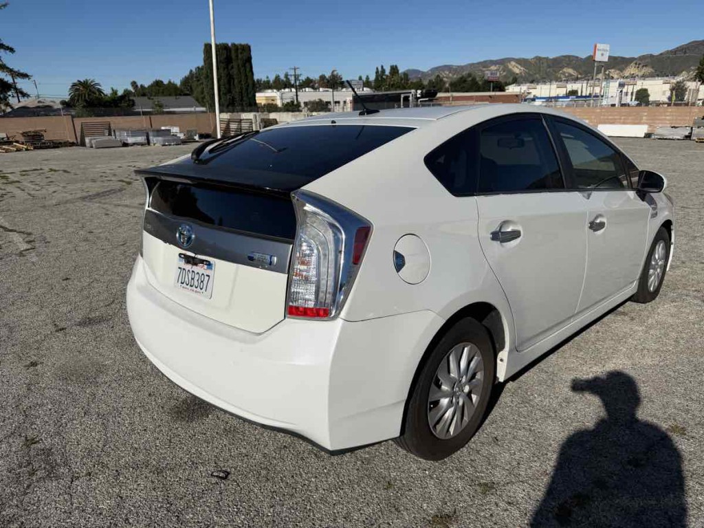 2014 Toyota Prius Image 6