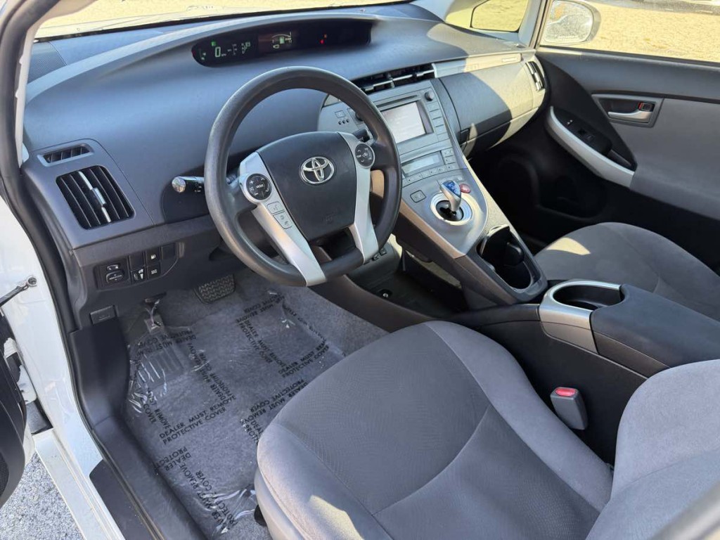 2014 Toyota Prius Image 9