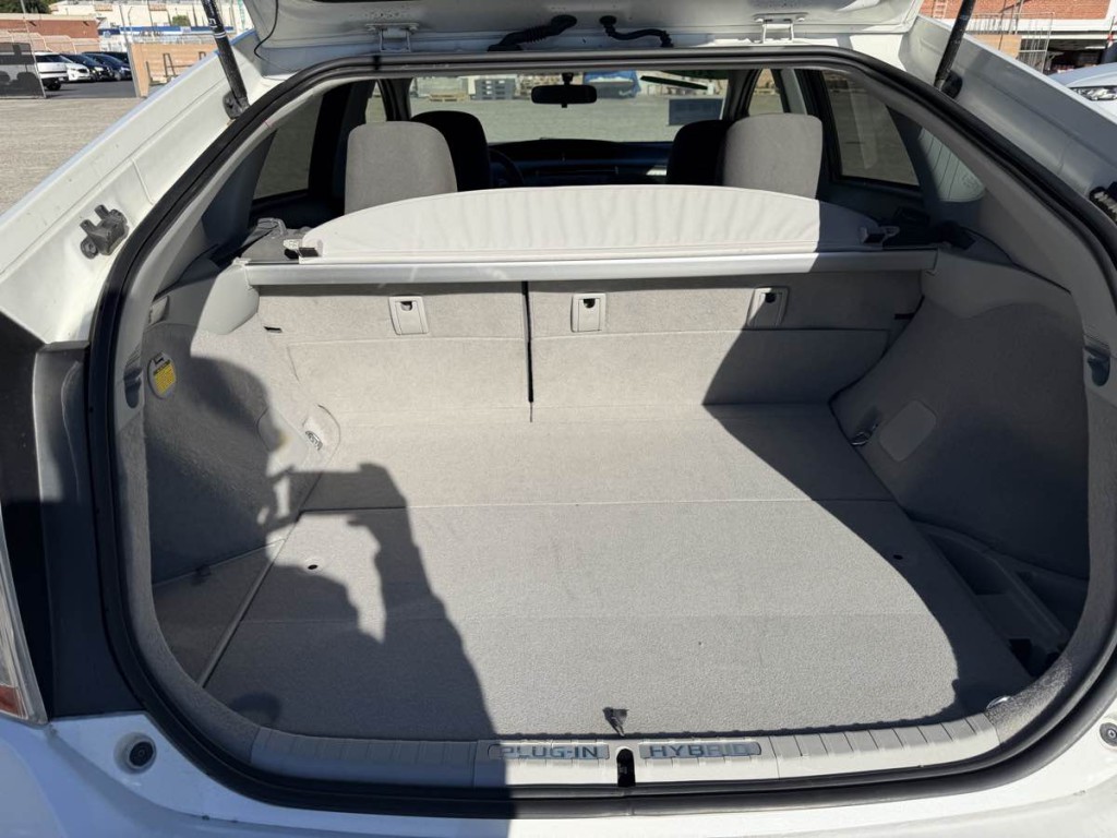 2014 Toyota Prius Image 10