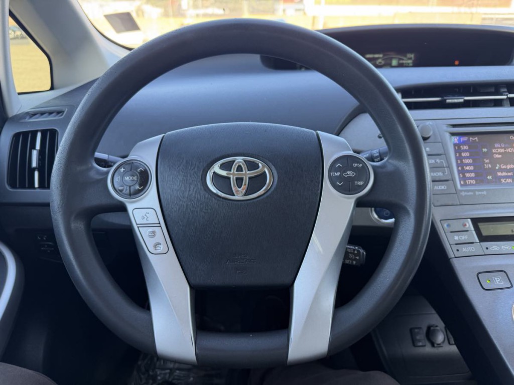 2014 Toyota Prius Image 14