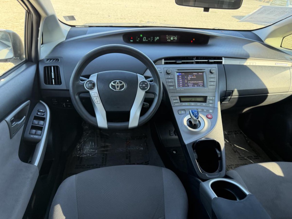 2014 Toyota Prius Image 15