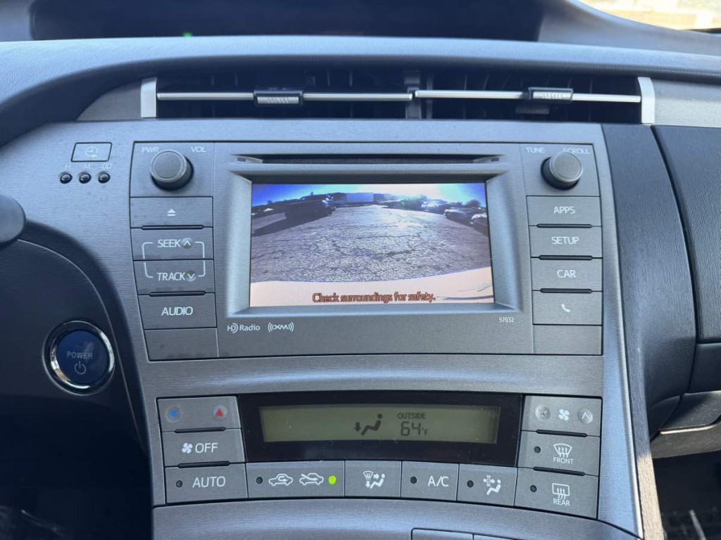 2014 Toyota Prius Image 17