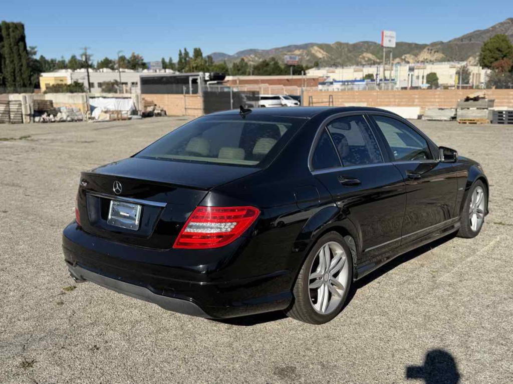 2012 Mercedes-Benz C-Class Image 6