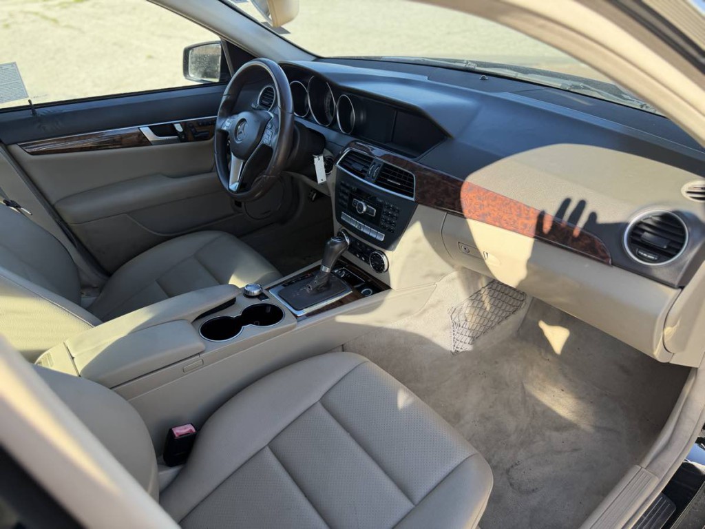 2012 Mercedes-Benz C-Class Image 11