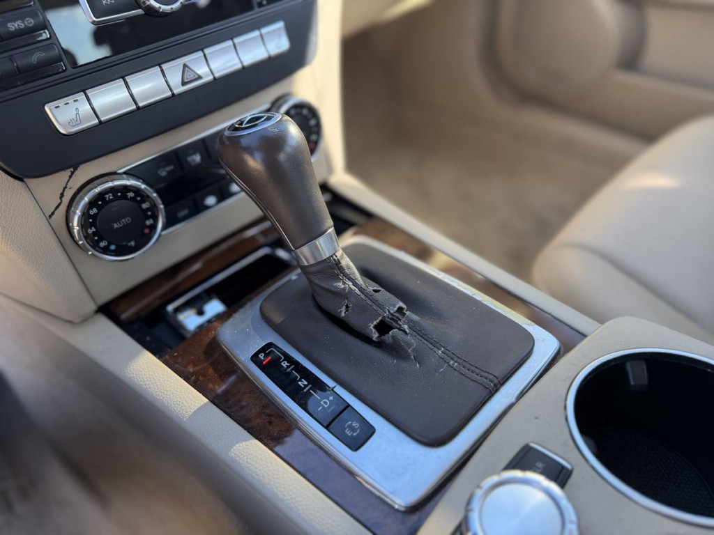 2012 Mercedes-Benz C-Class Image 17