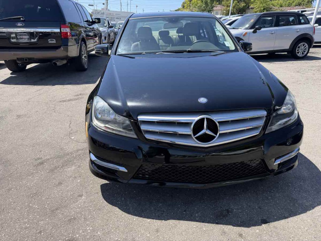 2012 Mercedes-Benz C-Class Image 2