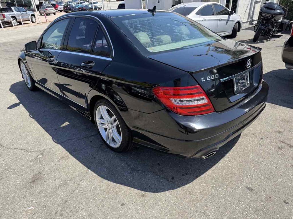 2012 Mercedes-Benz C-Class Image 4