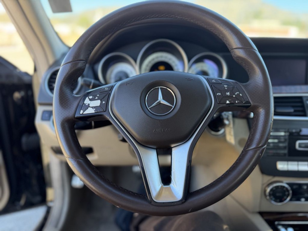 2012 Mercedes-Benz C-Class Image 8