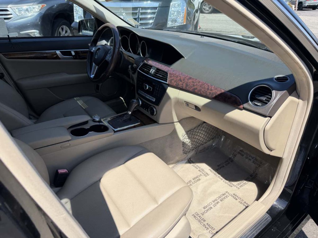 2012 Mercedes-Benz C-Class Image 10