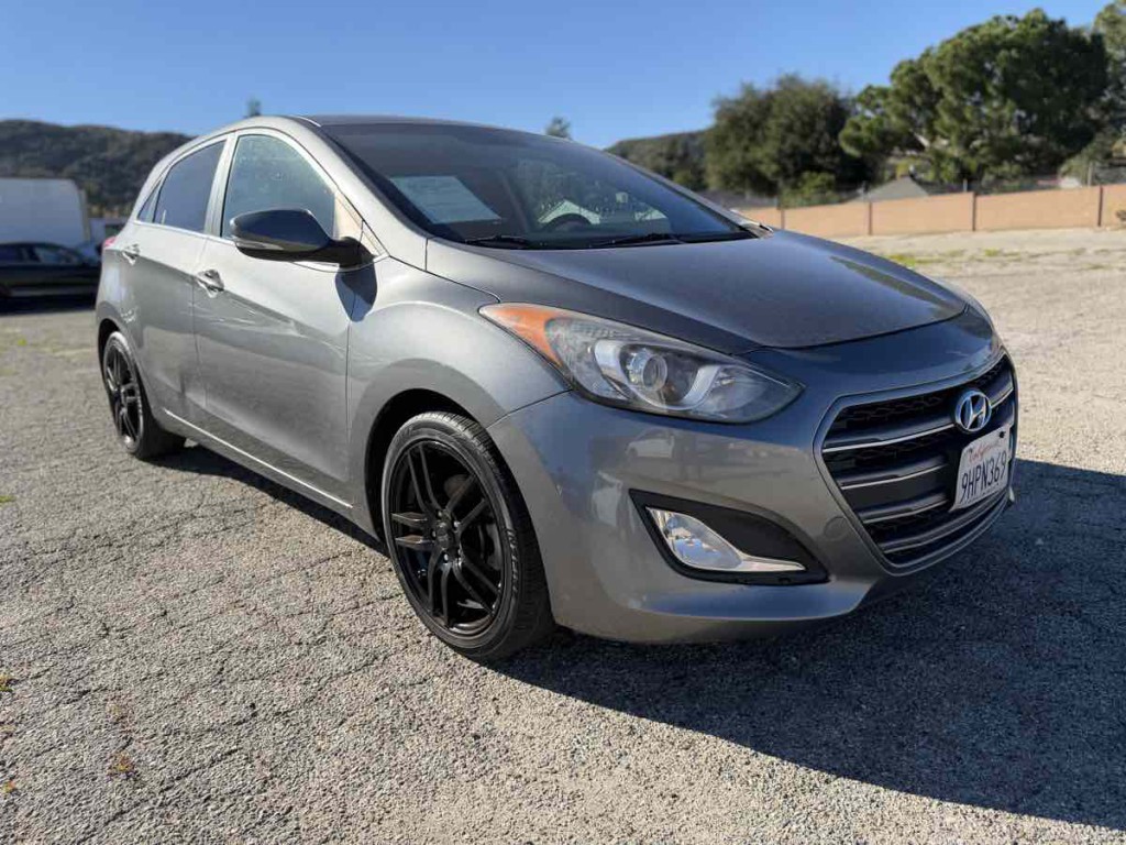 2016 Hyundai Elantra Image 1