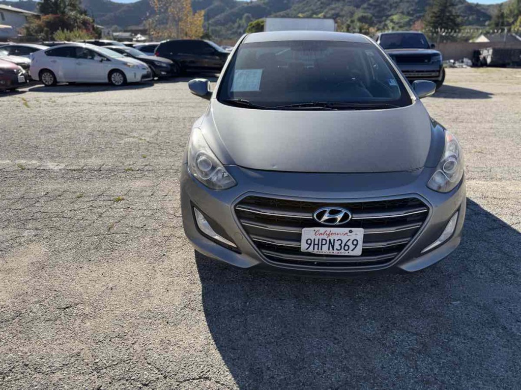2016 Hyundai Elantra Image 2