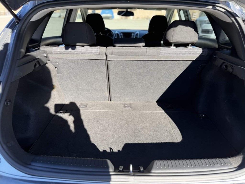 2016 Hyundai Elantra Image 11