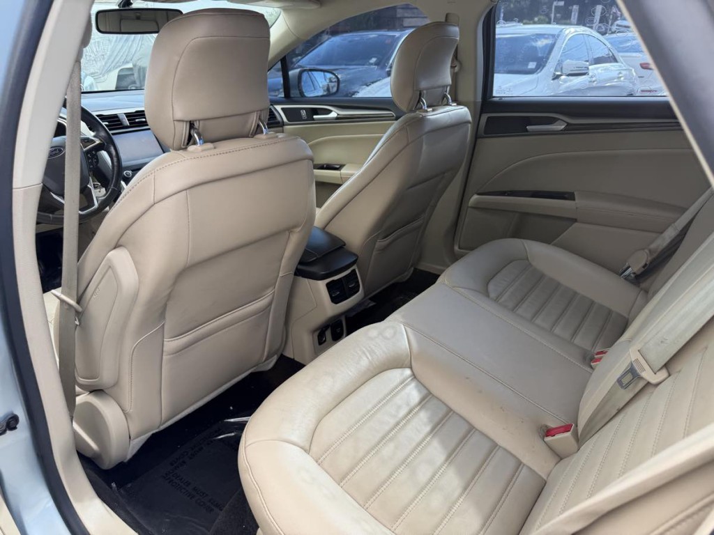 2014 Ford Fusion Image 17