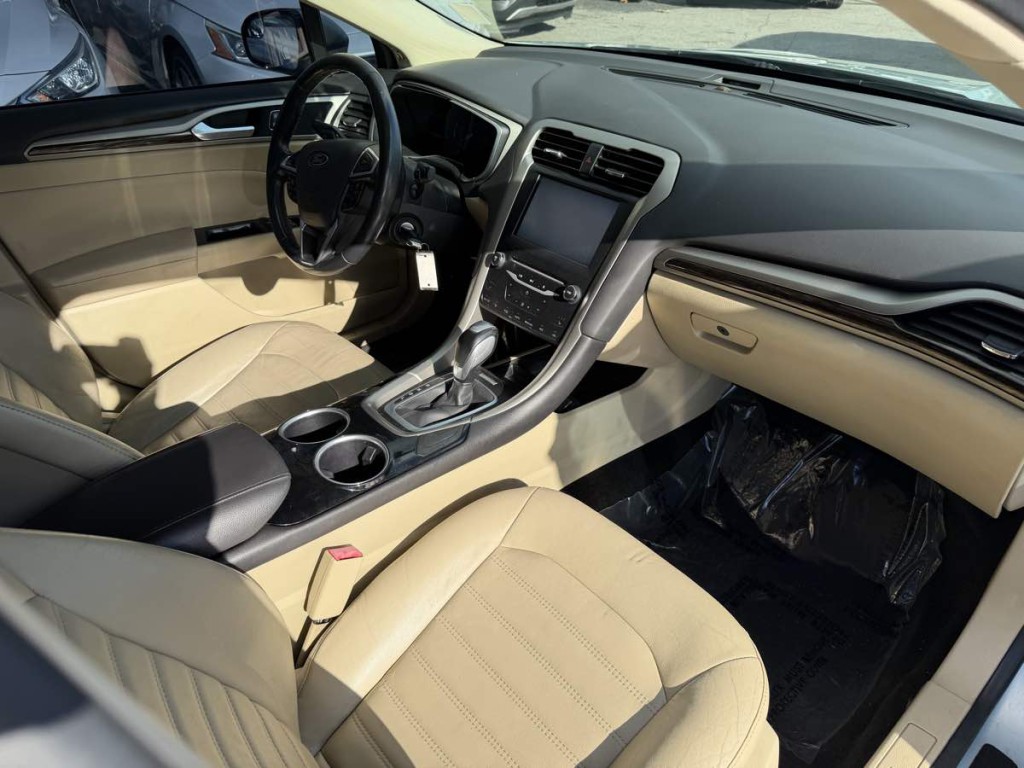 2014 Ford Fusion Image 24