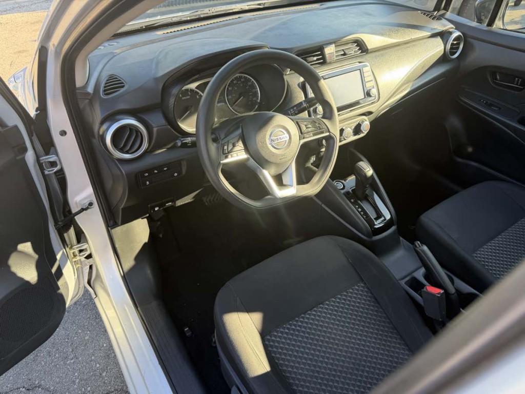 2021 Nissan Versa Image 8