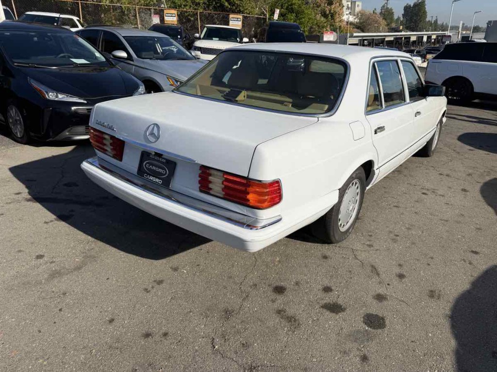 1991 Mercedes-Benz 560-Class Image 5