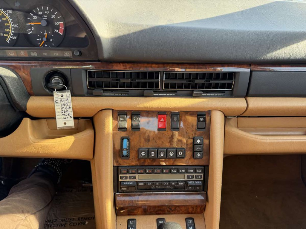 1991 Mercedes-Benz 560-Class Image 14