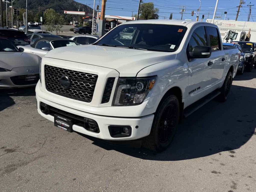 2018 Nissan Titan Image 3